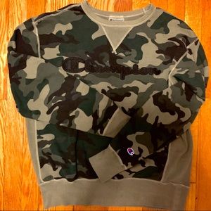 Champion crew neck 💚